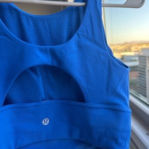 Lululemon Blue Sports Bra (Size 6 / 32-34)